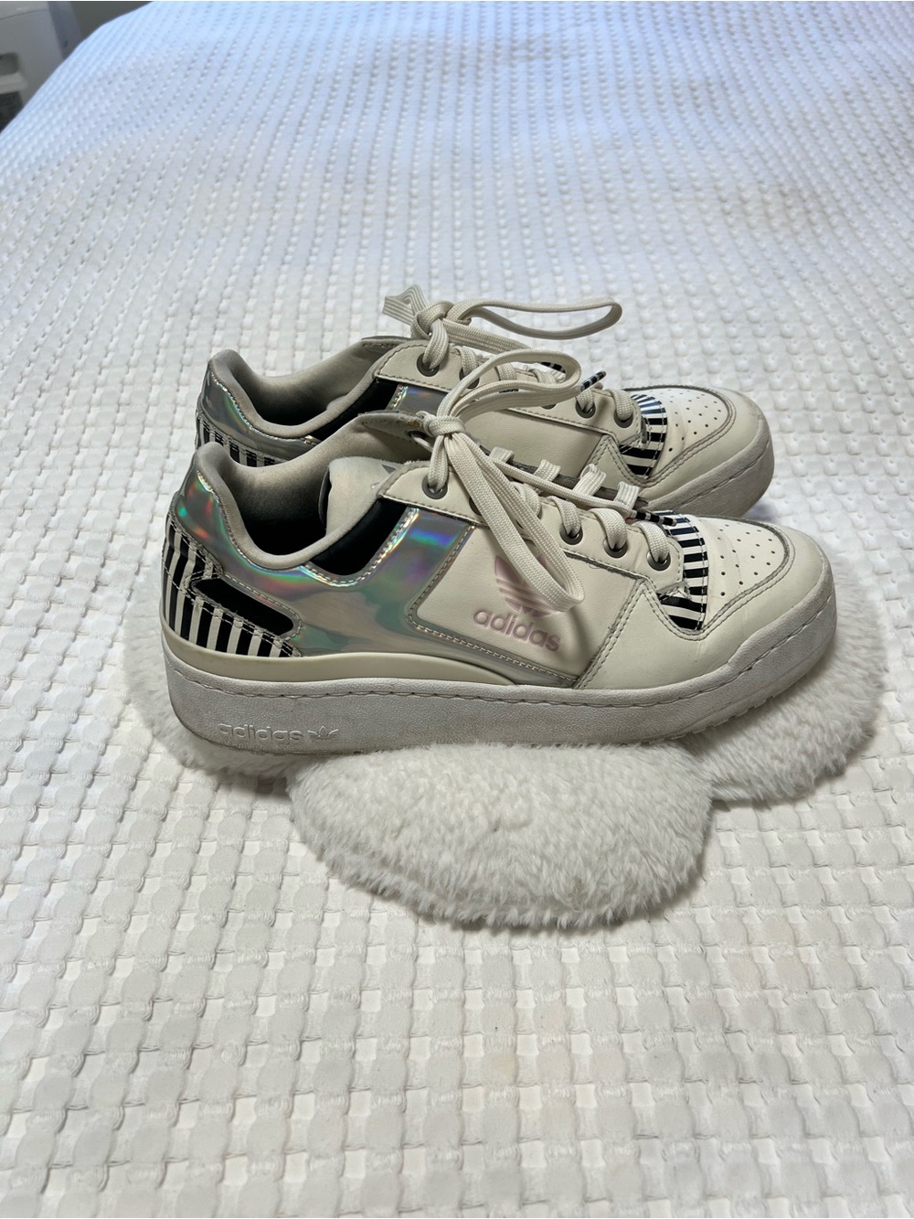 Adidas Size 9 Women’s Forum Bold I Love Dance Sneakers Striped - Picture 2 of 9